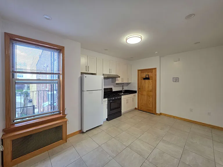1519 W 5th St #2F — Photo 7