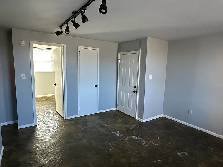 703 Wilkinson Blvd #2 — Photo 20