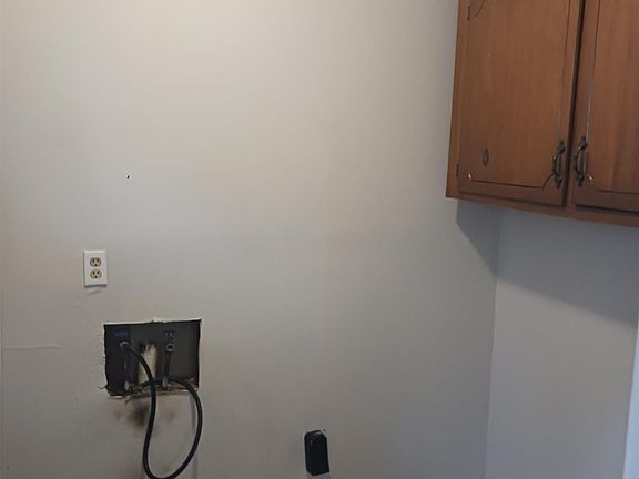 5th image of 3232 Magnolia Ave