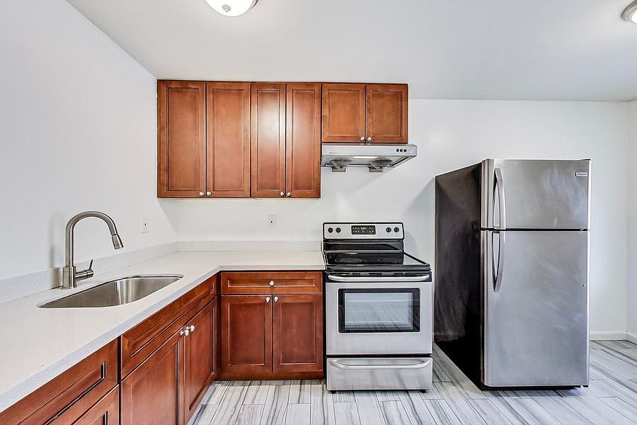 1st image of 28537 E 13th St Unit B