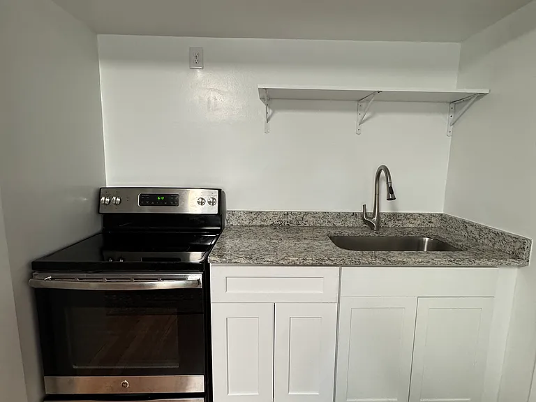 1231 Reverdy Ln #B — Photo 15