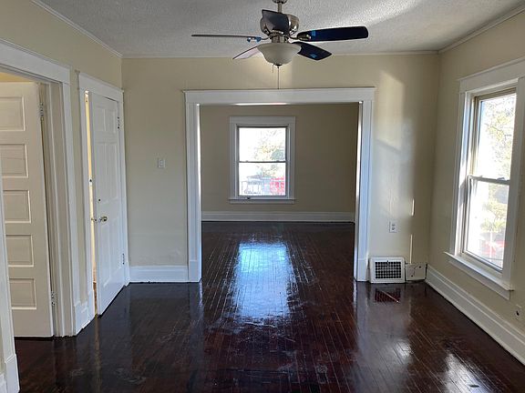 4th image of 1721 Willow Ave #2
