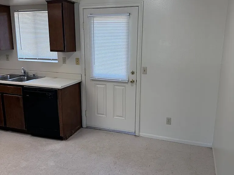 15682 Bear Valley Rd — Photo 10