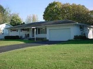 1302 Pfeifer Dr, Zanesville, OH 43701