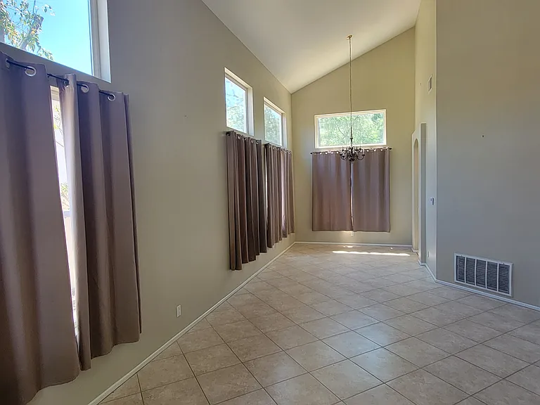 23561 Bending Oak Ct — Photo 7