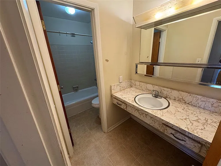 245 Center Rd #211 — Photo 9