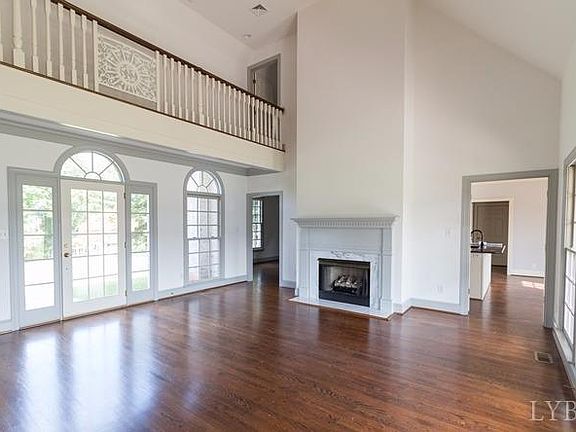 4th image of 308 St Andrews Cir
