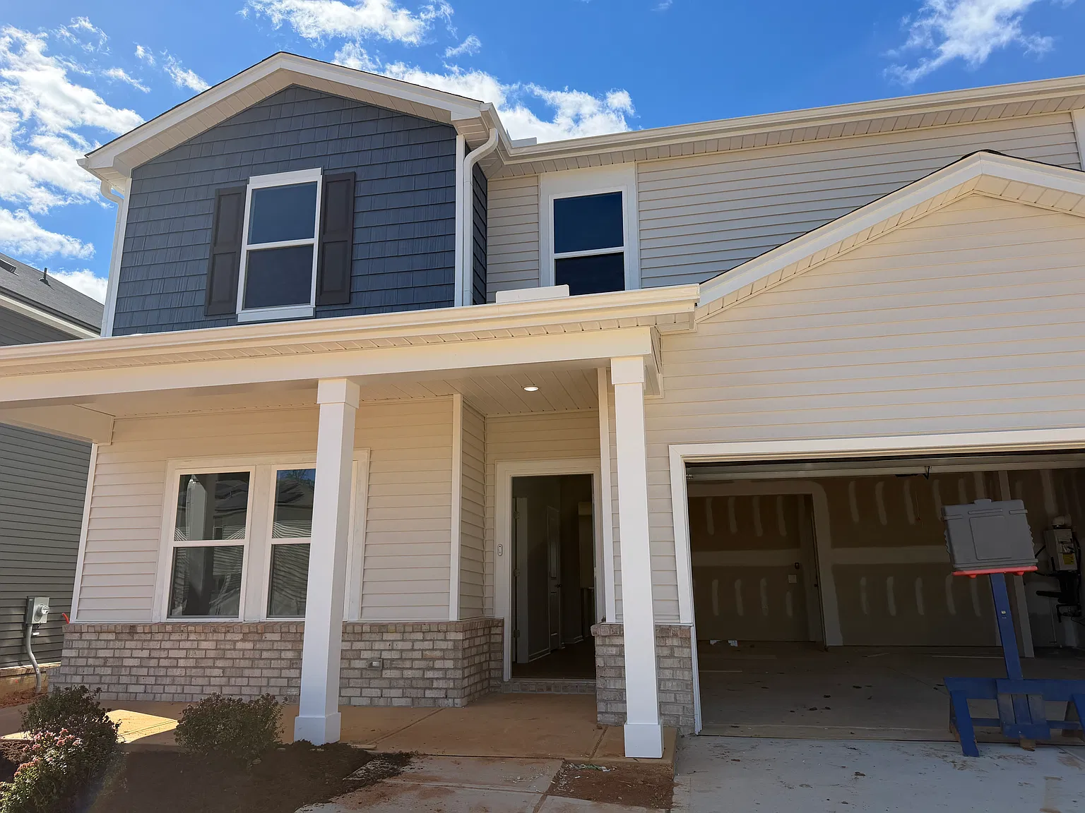5 bed, 2761 sqft, $2,550 — Photo 3