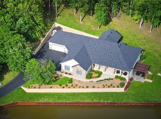 3320 Star Route Rd, Oakley, IL 62501