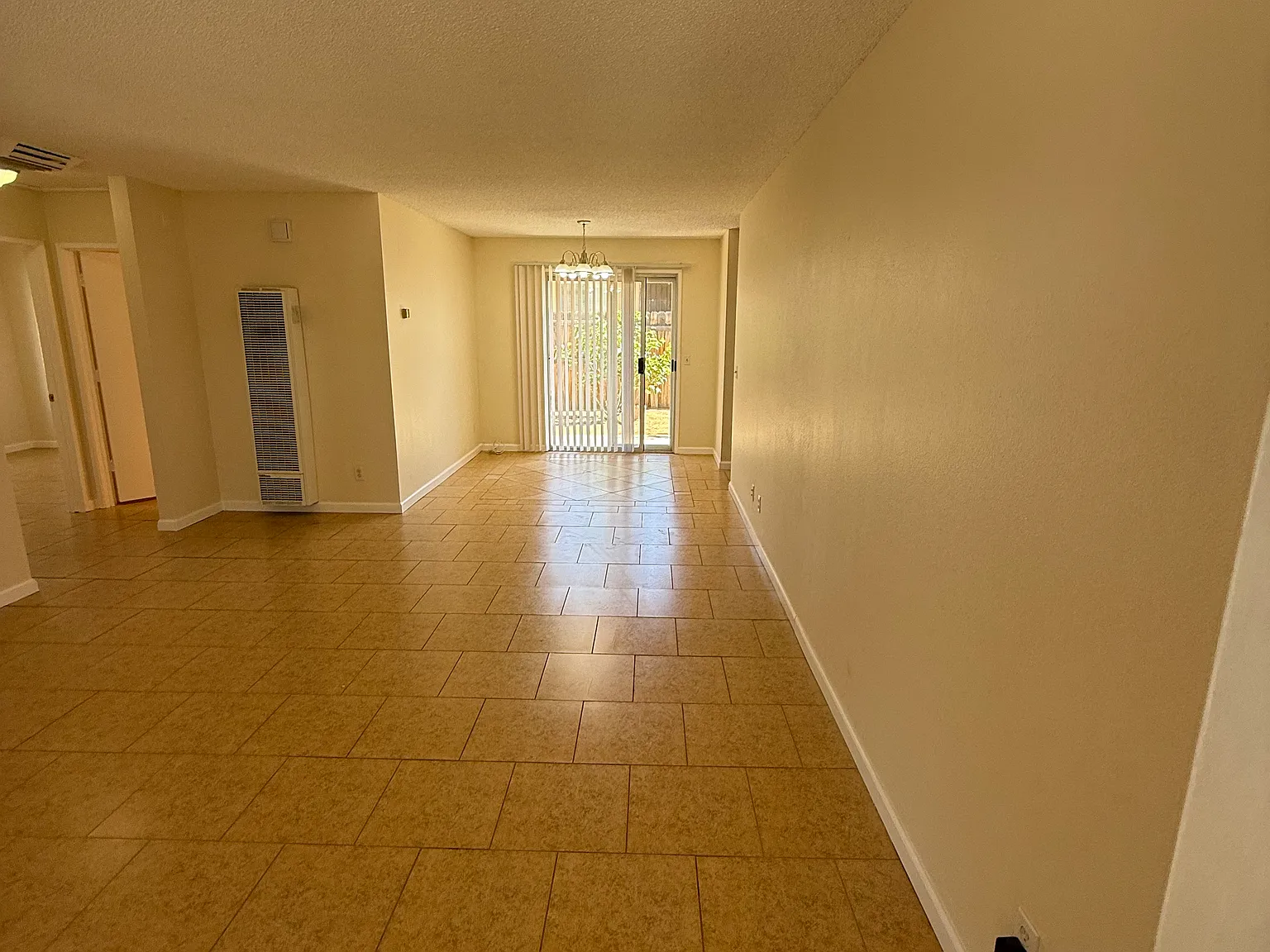 2 bed, 891 sqft, $1,295 — Photo 2