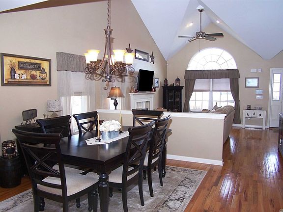 5th image of 14 Woodmere Dr