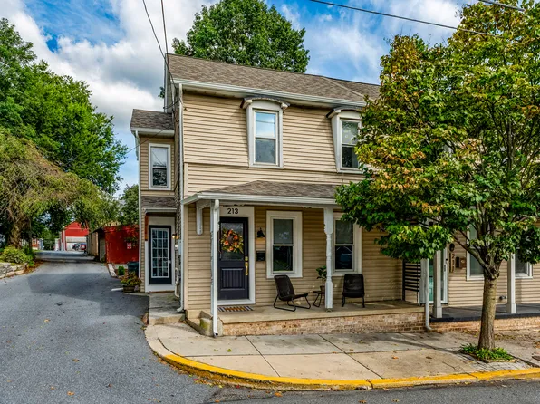213 N Broad St, Lititz, PA 17543