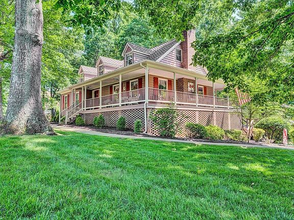 3rd image of 82 Goldfinch Dr