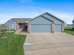 768 E Sunset Cir, Goddard, KS 67052