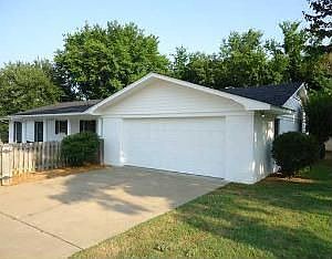 1st image of 1004 Lisa Ln