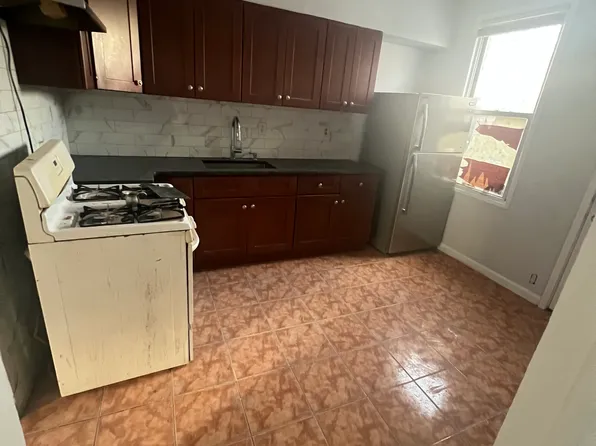 100 Clarke Ave Floor 1, Jersey City, NJ 07304