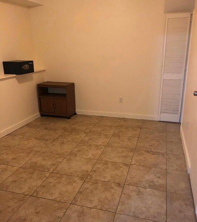 1st image of 419 Travis Ave #5