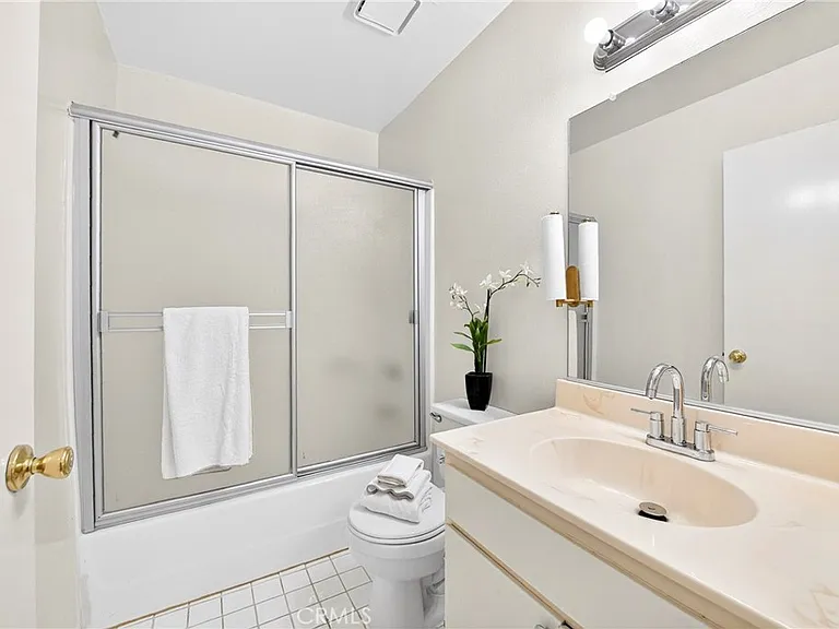 2324 Lillyvale Ave #143 — Photo 4