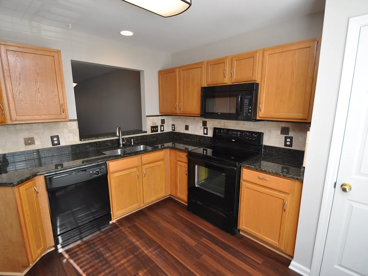 Immaculate Apex Townhome Available Immediately — Photo 4