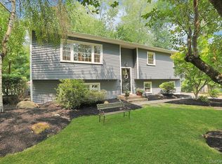4 Flower Lane, Valley Cottage, NY 10989