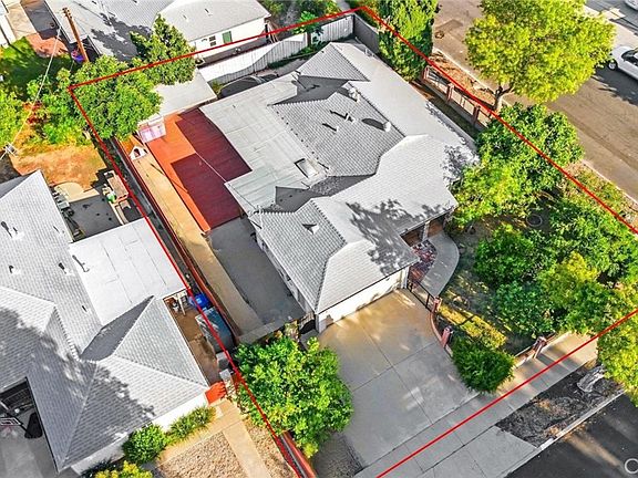 5th image of 8225 Encino Ave