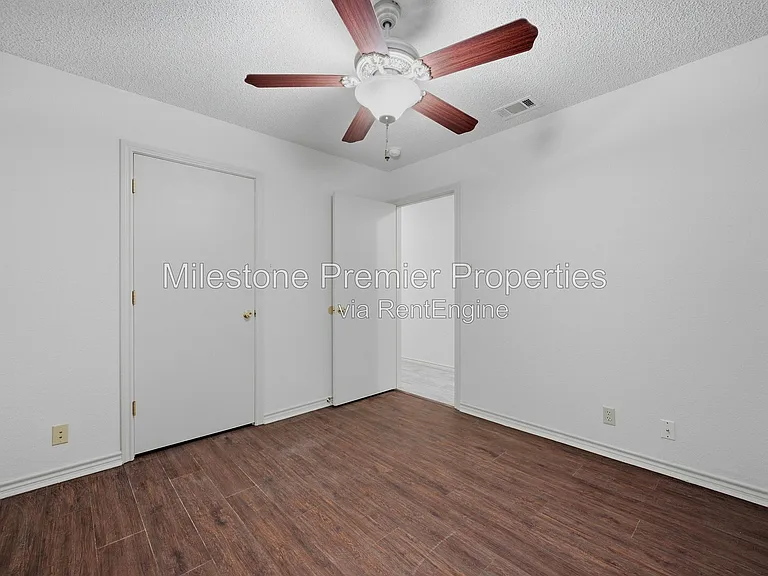 1908 Paula Dr — Photo 15