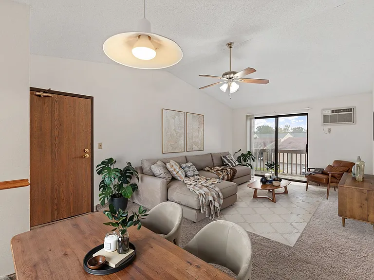 Cascade - 2 Bed / 1 Bath - 900 Sq.Ft.
