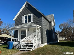 421 N Locust St, Centralia, IL 62801
