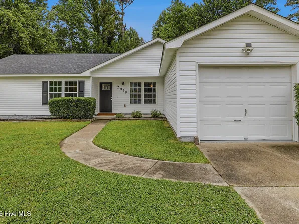 2038 Hunters Ridge Drive, Midway Park, NC 28544
