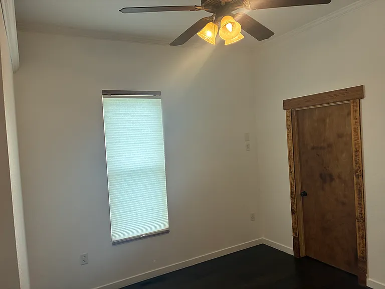 120 E Brown St — Photo 6