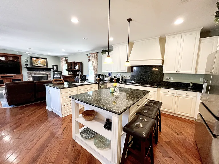 12470 Sundance Ave — Photo 10