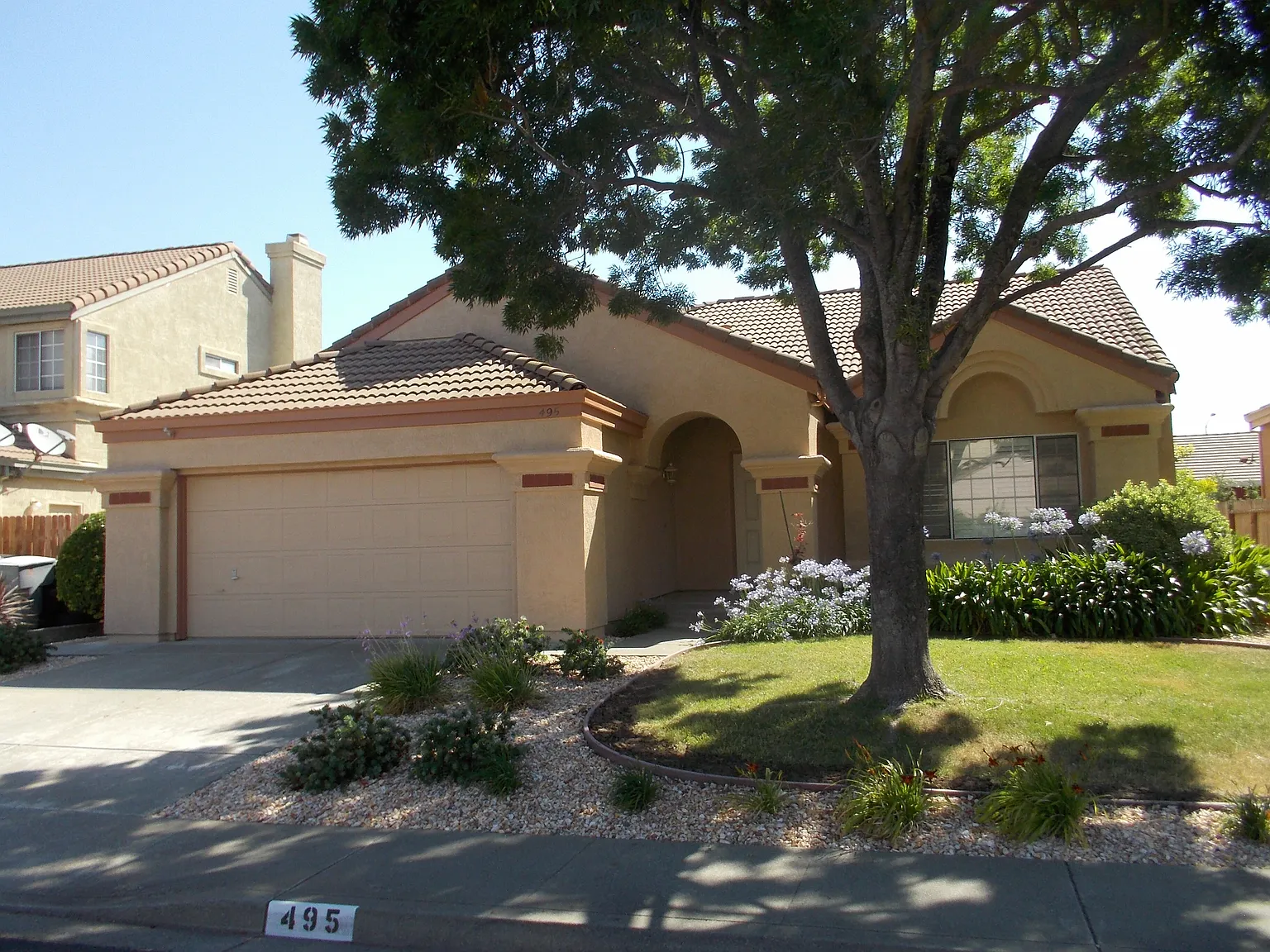 495 Youngsdale Dr photo 1