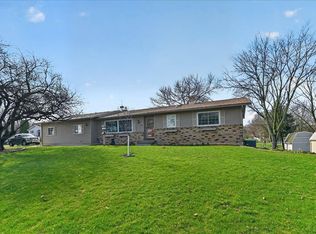 450 Bonnie Rd, Cottage Grove, WI 53527