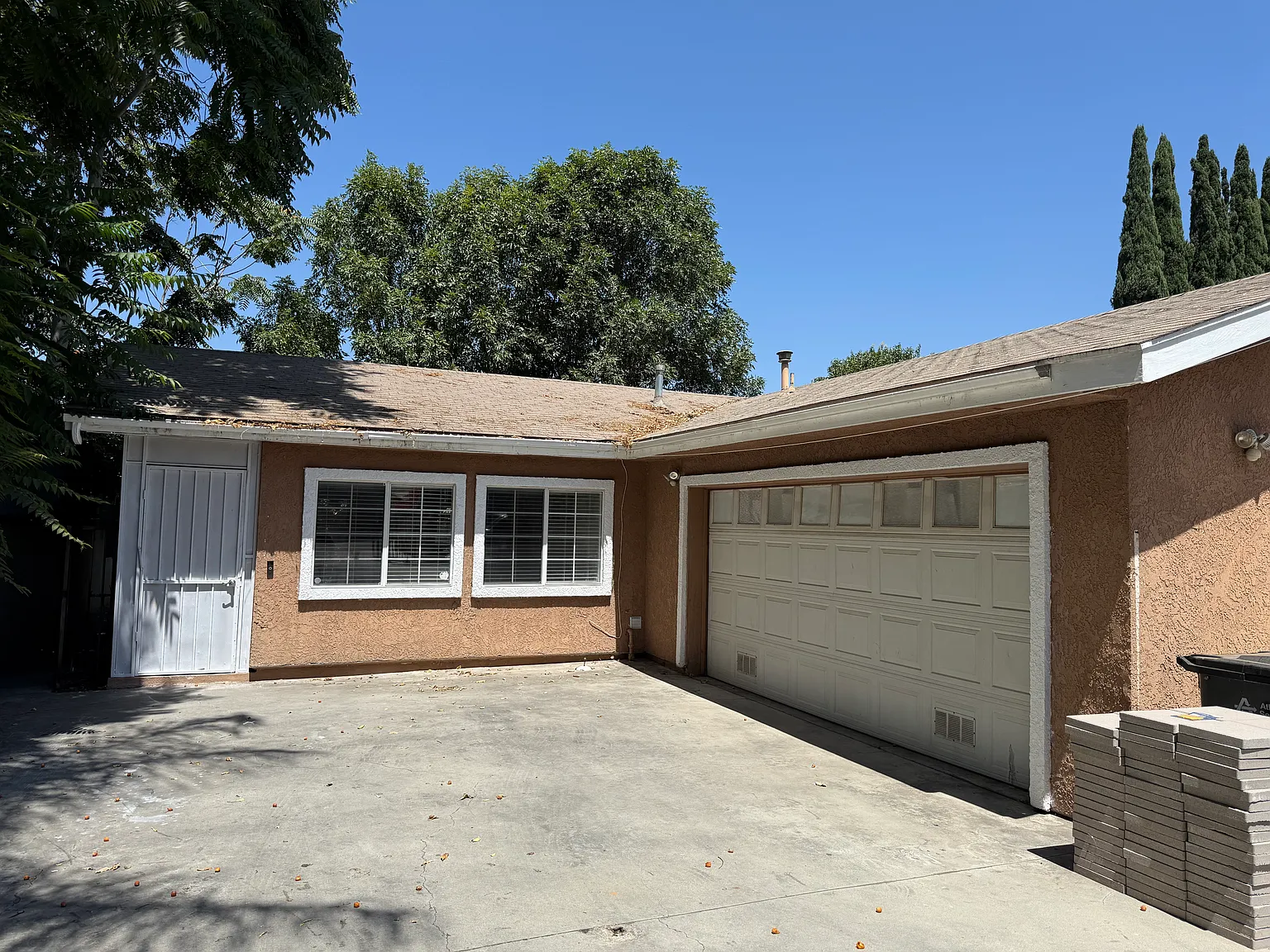 2 bed, 1800 sqft, $2,995 — Photo 3