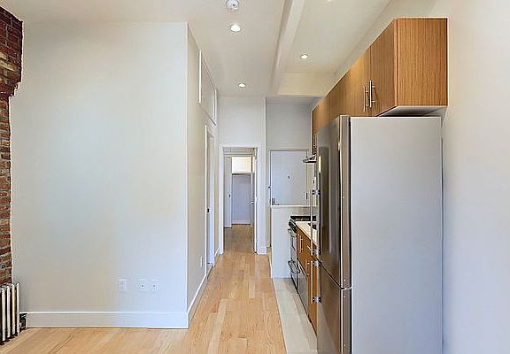 3rd image of 19 Stanton St #51D