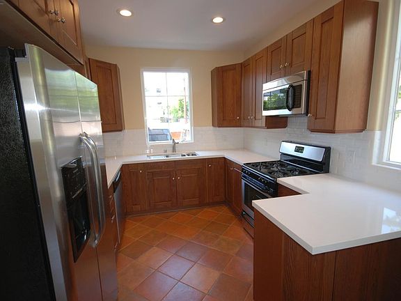 4th image of 1348 1/2 N Stanley Ave