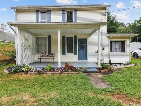 1400 Pleasant Valley Dr, Coshocton, OH 43812