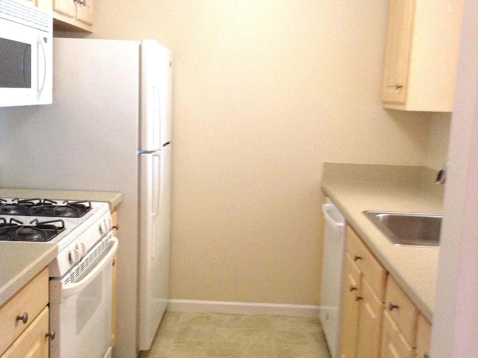1 bed, 725 sqft, $1,700 — Photo 2