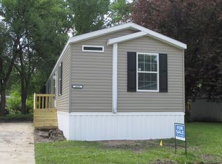 2459 Estabrook Dr, Grand Forks, ND 58201