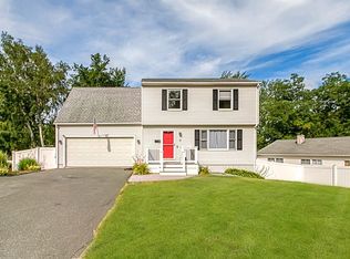 18 Yamaska Rd, Springfield, MA 01118