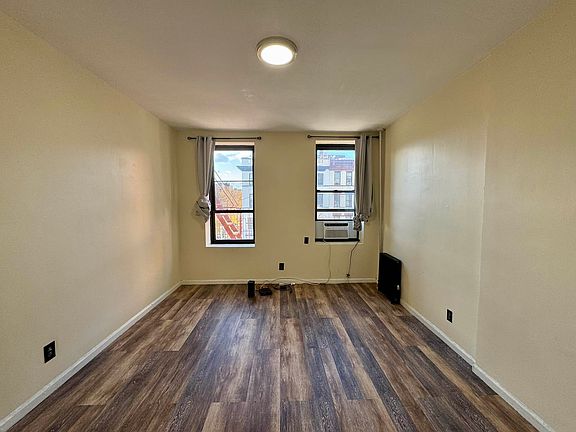 2nd image of 401 E 116th St APT 4