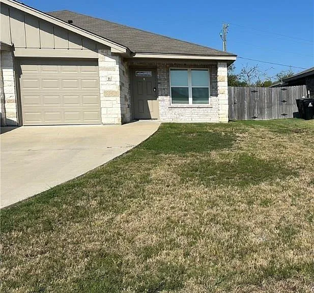 3102 Stonewall Dr #B — Photo 1