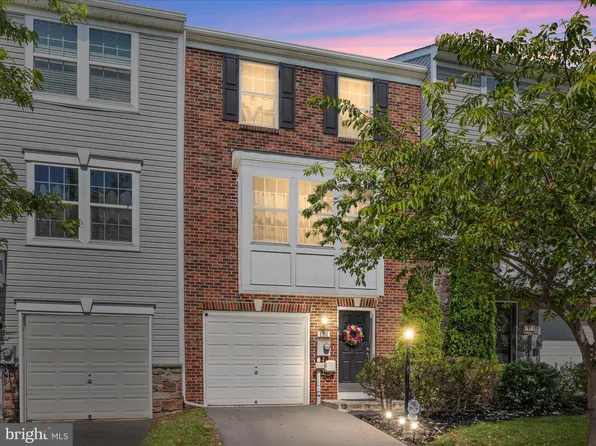 1151 Steed St, Ranson, WV 25438