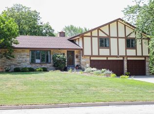 11105 W Ruby Ave, Wauwatosa, WI 53225