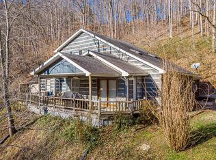 195 R J Bell Rd, Celina, TN 38551