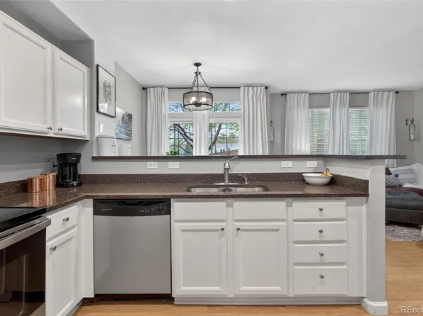 8569 S Upham Way, Littleton, CO 80128