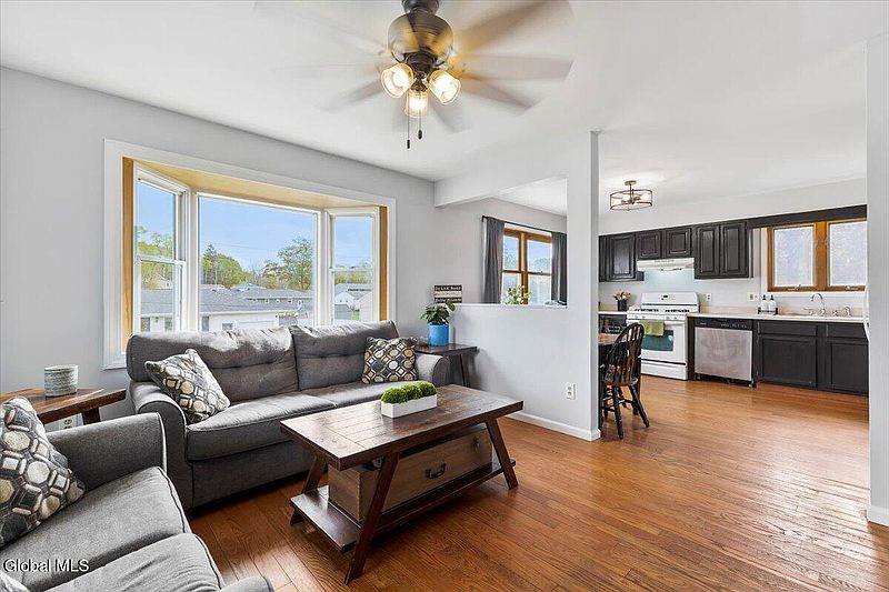 4th image of 3340 Kenwood Avenue
