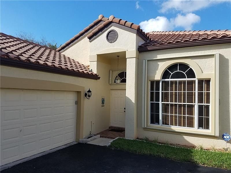 1st image of 6475 NW 77th Pl