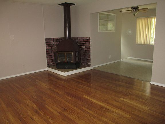 4th image of 298 Dashwood Dr