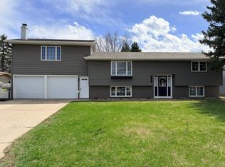 1511 Eckerson Dr, Worthington, MN 56187
